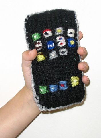 dt_handknit_iphone.jpg